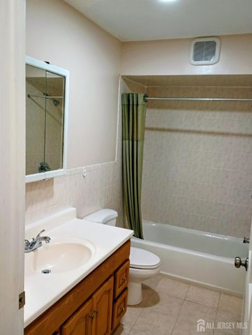 117 Cricket Lane, Woodbridge Proper, NJ 07095