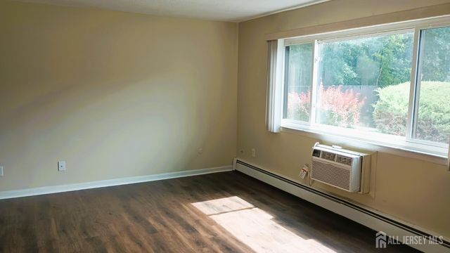 117 Cricket Lane, Woodbridge Proper, NJ 07095