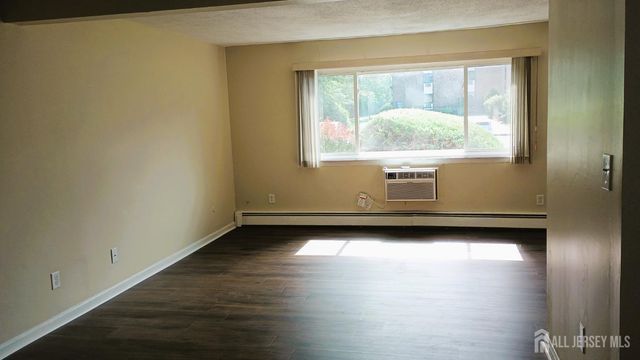 117 Cricket Lane, Woodbridge Proper, NJ 07095