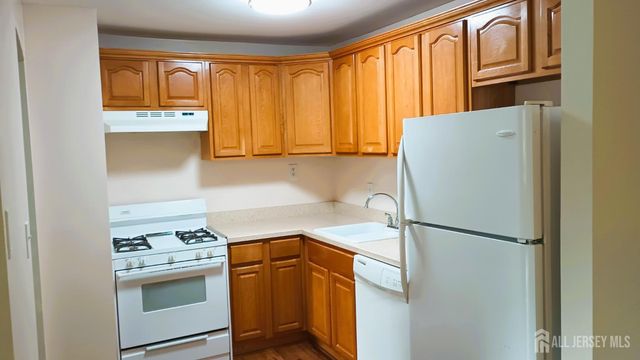 117 Cricket Lane, Woodbridge Proper, NJ 07095
