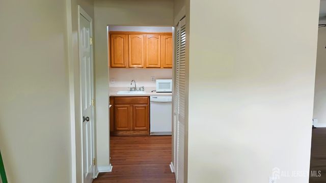 117 Cricket Lane, Woodbridge Proper, NJ 07095
