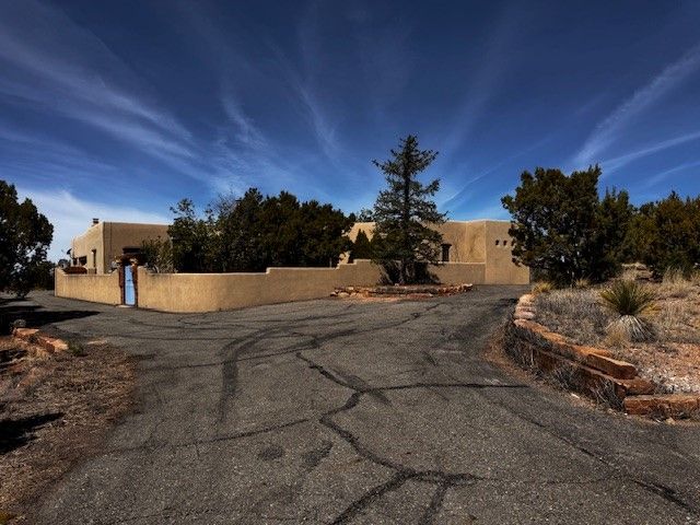 7 Azulejo Court West, Santa Fe, NM 87508