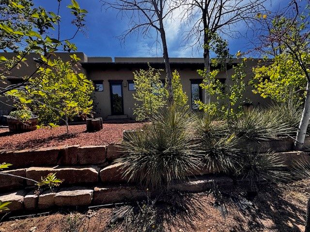 7 Azulejo Court West, Santa Fe, NM 87508