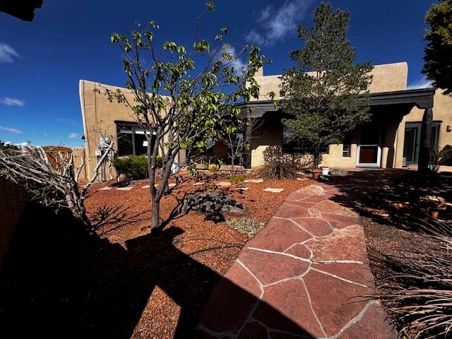 7 Azulejo Court West, Santa Fe, NM 87508