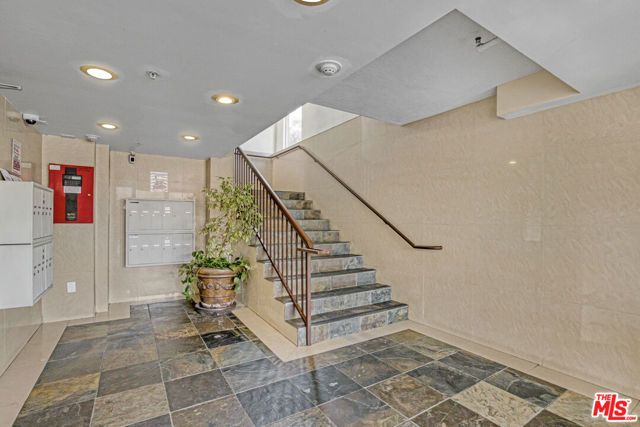 5330 Satsuma Avenue, North Hollywood (los Angeles), CA 91601