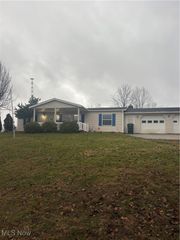 8672 Ridgeview Road, Chandlersville, OH 43727