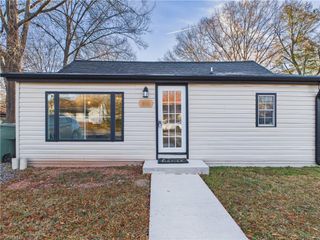 211 5th Avenue, Mayodan, NC 27027