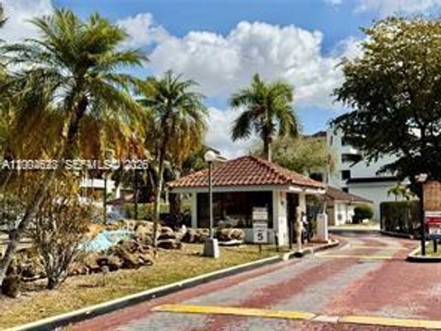 8215 SW 152nd Ave G-106, Miami, FL 33193