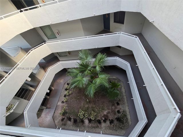 8215 SW 152nd Ave G-106, Miami, FL 33193