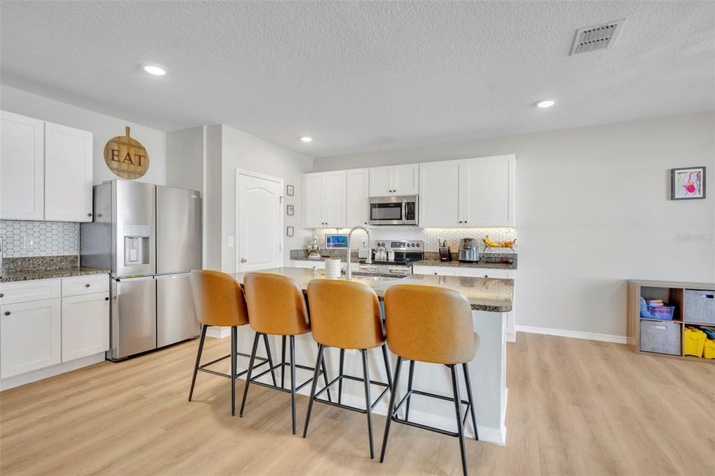 Image 11 of property listing at 3674 YACOBIAN PLACE, Orlando, FL 32824