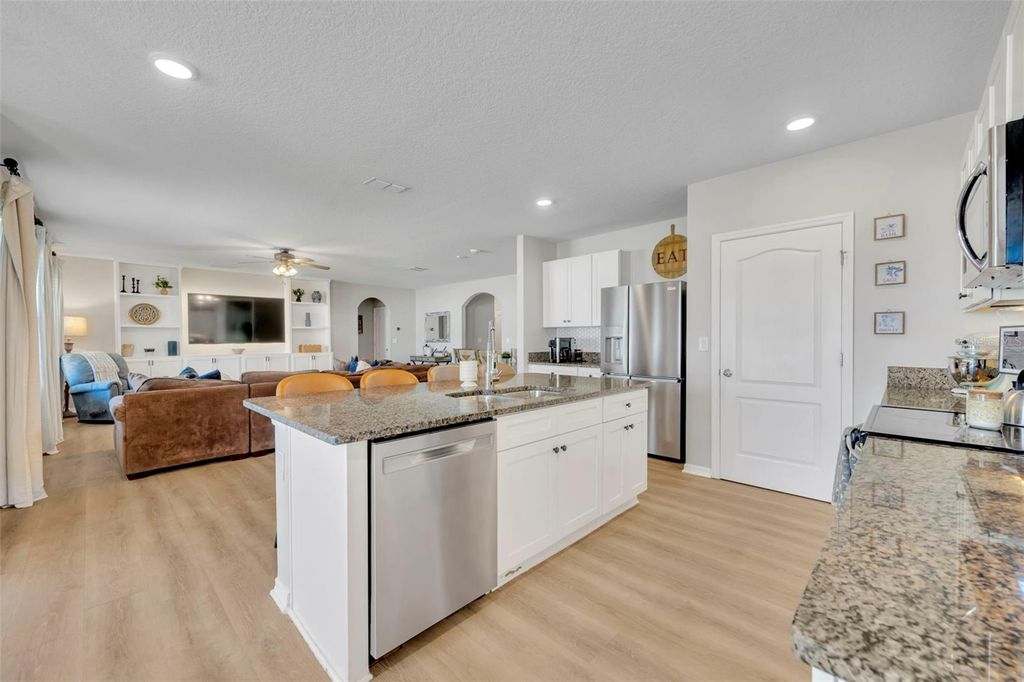 Image 12 of property listing at 3674 YACOBIAN PLACE, Orlando, FL 32824