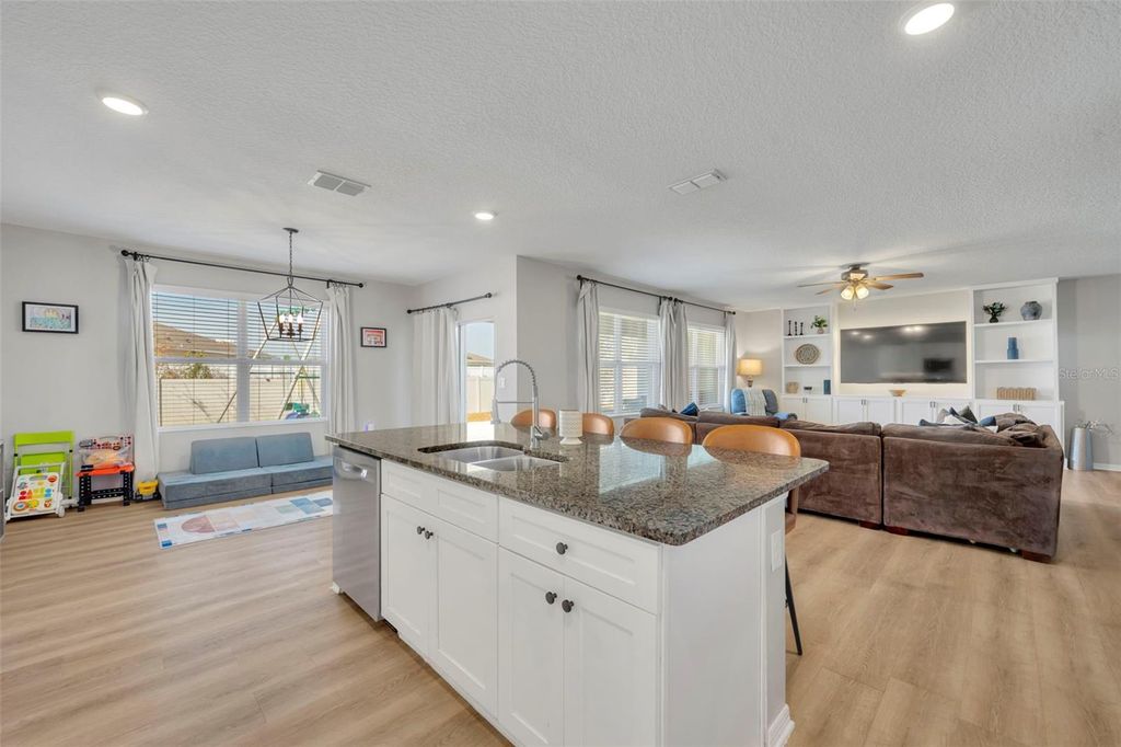 Image 13 of property listing at 3674 YACOBIAN PLACE, Orlando, FL 32824