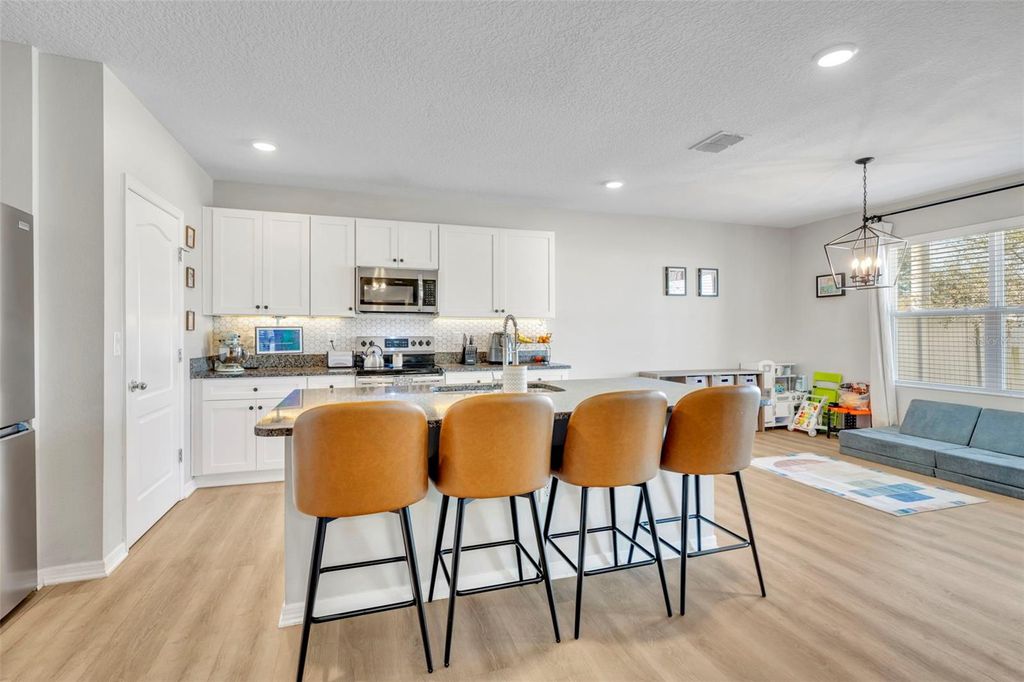 Image 14 of property listing at 3674 YACOBIAN PLACE, Orlando, FL 32824