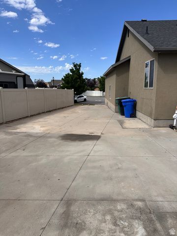6804 S MAJESTIC RD, West Jordan, UT 84081