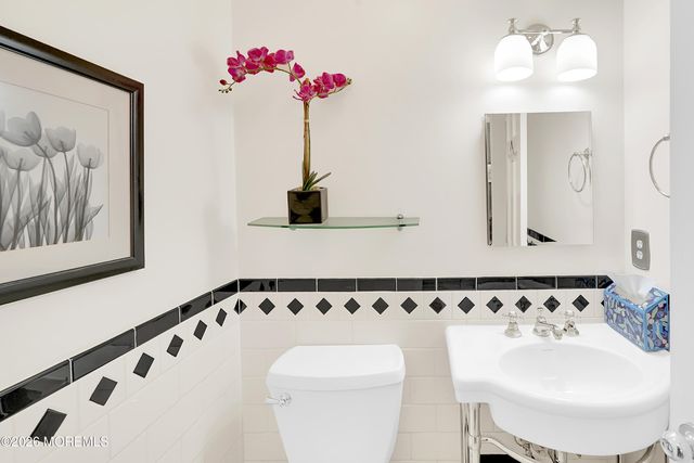 67 Essex Avenue, Hazlet, NJ 07734