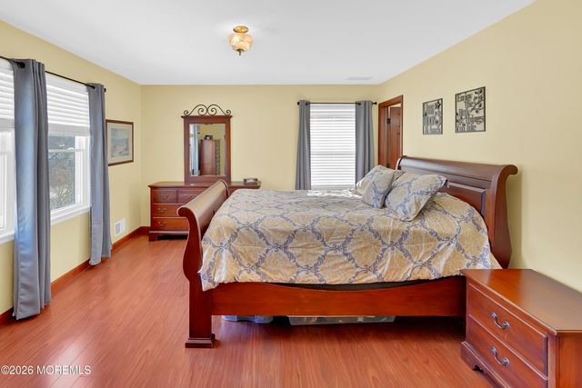 67 Essex Avenue, Hazlet, NJ 07734