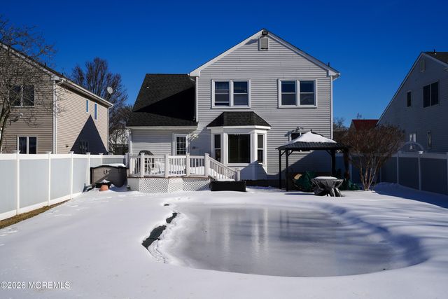 67 Essex Avenue, Hazlet, NJ 07734