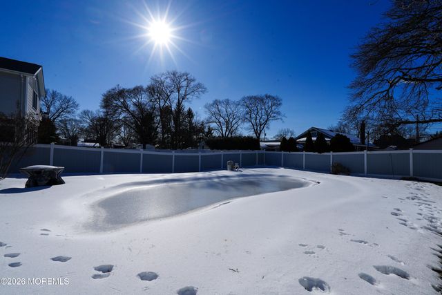 67 Essex Avenue, Hazlet, NJ 07734