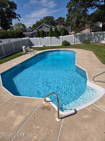 67 Essex Avenue, Hazlet, NJ 07734