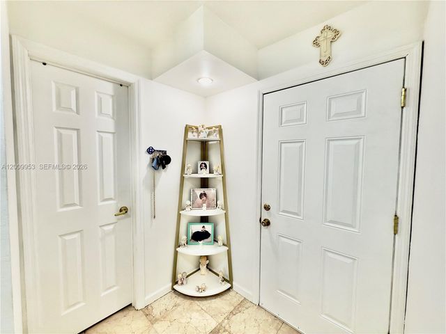 3551 NE 169th St 105, North Miami Beach, FL 33160