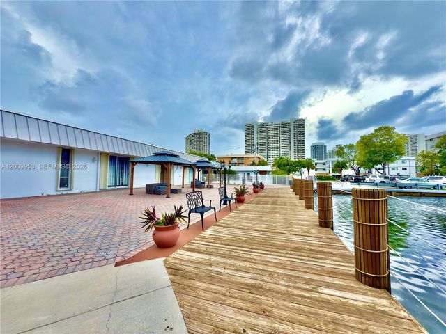 3551 NE 169th St 105, North Miami Beach, FL 33160