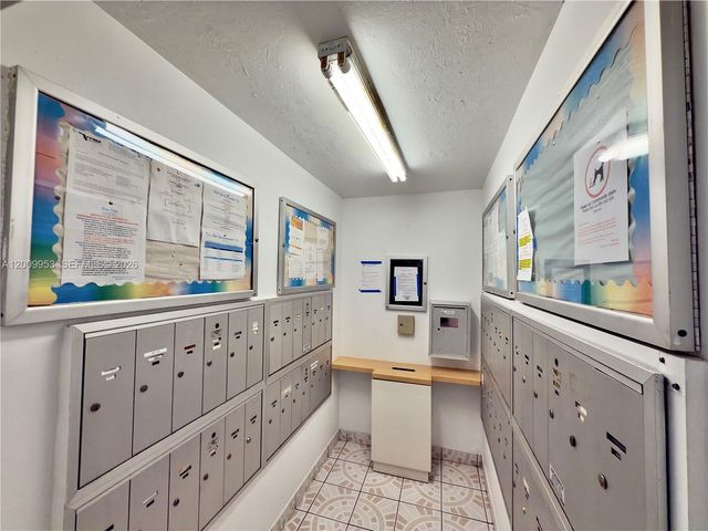 3551 NE 169th St 105, North Miami Beach, FL 33160