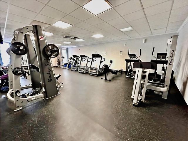 3551 NE 169th St 105, North Miami Beach, FL 33160