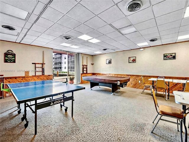 3551 NE 169th St 105, North Miami Beach, FL 33160
