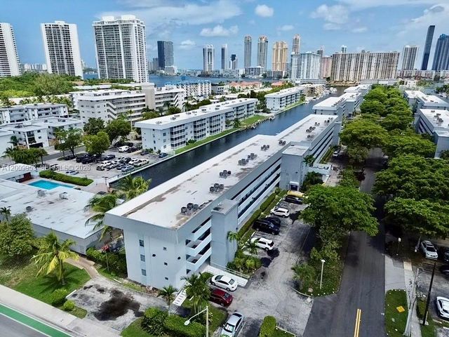 3551 NE 169th St 105, North Miami Beach, FL 33160