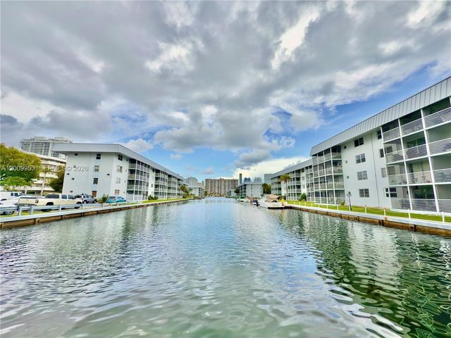3551 NE 169th St 105, North Miami Beach, FL 33160