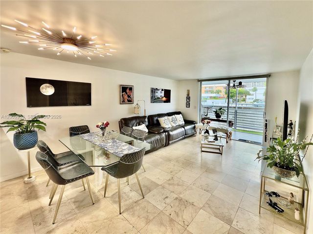 3551 NE 169th St 105, North Miami Beach, FL 33160