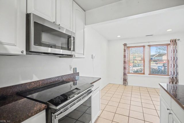 3690 Sylvan LN, Virginia Beach, VA 23453