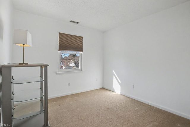 3690 Sylvan LN, Virginia Beach, VA 23453