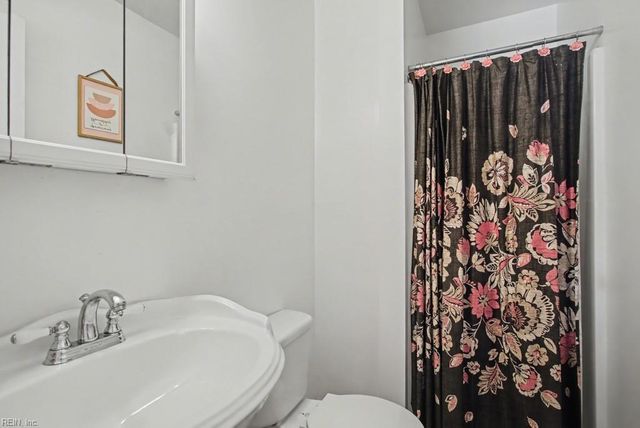 3690 Sylvan LN, Virginia Beach, VA 23453