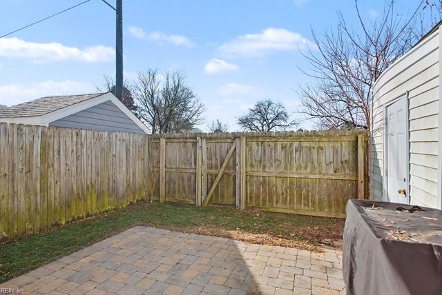 3690 Sylvan LN, Virginia Beach, VA 23453