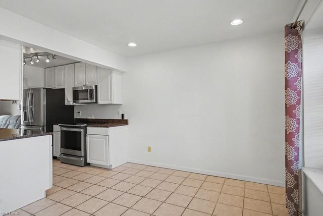 3690 Sylvan LN, Virginia Beach, VA 23453