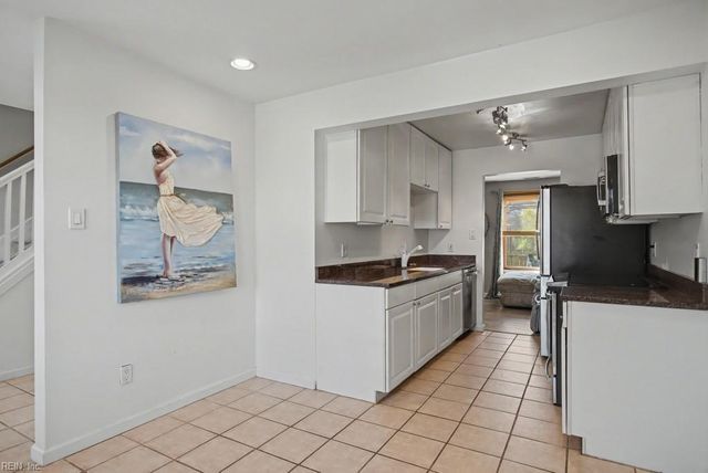 3690 Sylvan LN, Virginia Beach, VA 23453