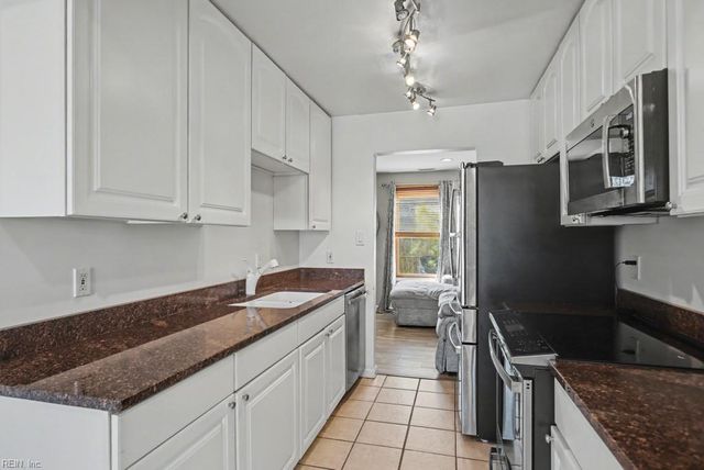 3690 Sylvan LN, Virginia Beach, VA 23453