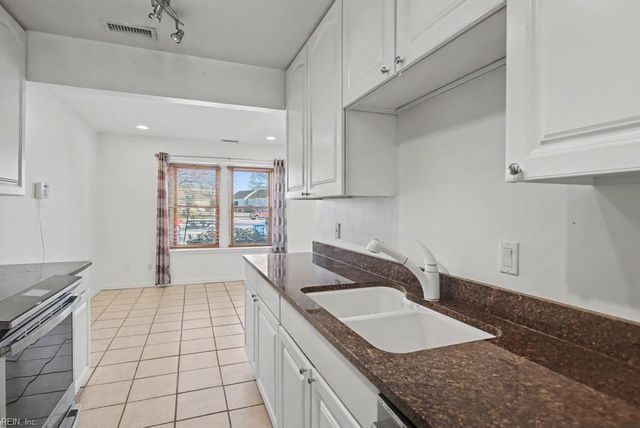 3690 Sylvan LN, Virginia Beach, VA 23453