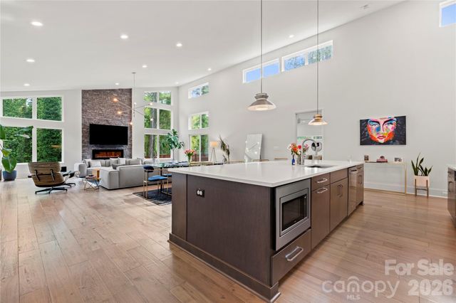 1852 Lakedell Drive, Charlotte, NC 28215