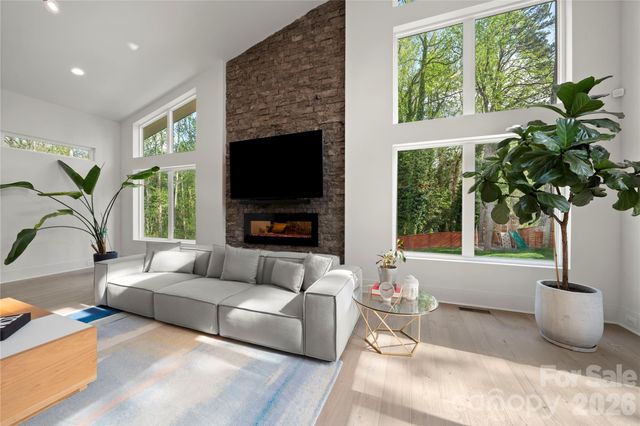 1852 Lakedell Drive, Charlotte, NC 28215