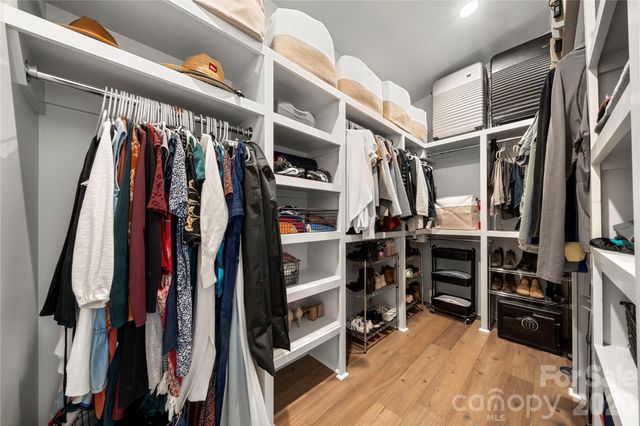 1852 Lakedell Drive, Charlotte, NC 28215