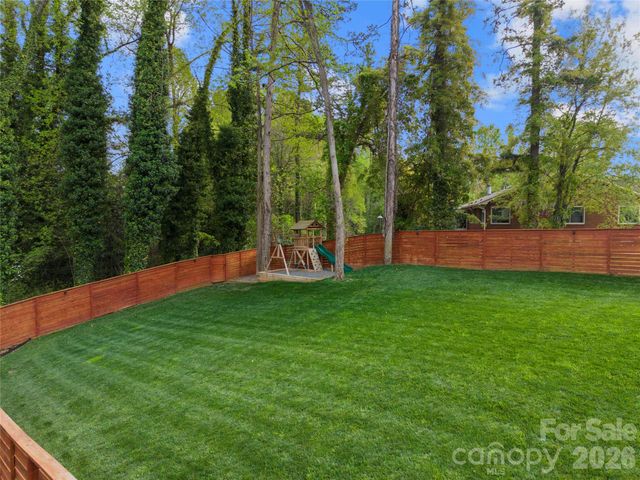 1852 Lakedell Drive, Charlotte, NC 28215