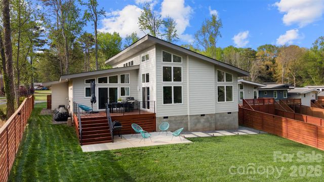 1852 Lakedell Drive, Charlotte, NC 28215