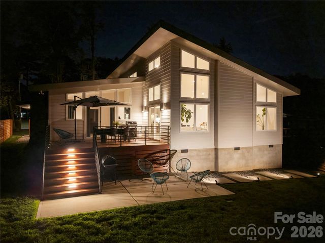 1852 Lakedell Drive, Charlotte, NC 28215