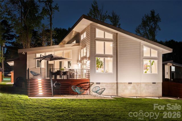 1852 Lakedell Drive, Charlotte, NC 28215