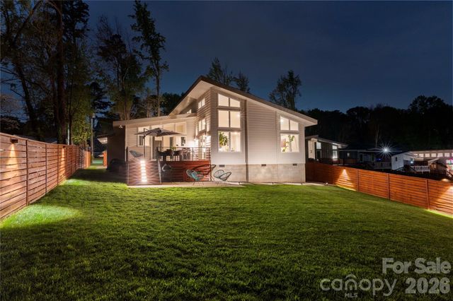 1852 Lakedell Drive, Charlotte, NC 28215