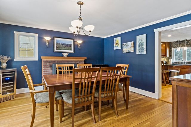 71 Agricultural Ave, Rehoboth, MA 02769