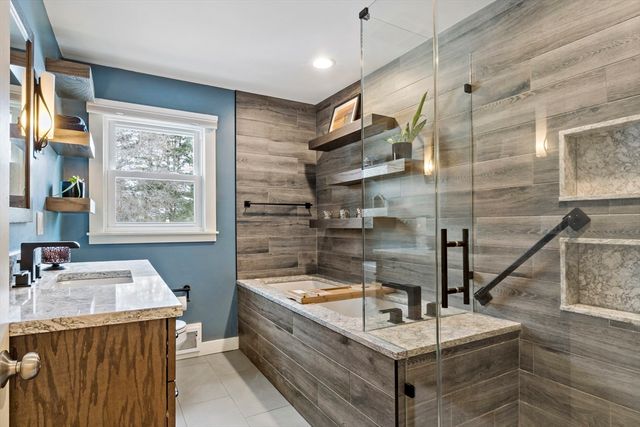 71 Agricultural Ave, Rehoboth, MA 02769