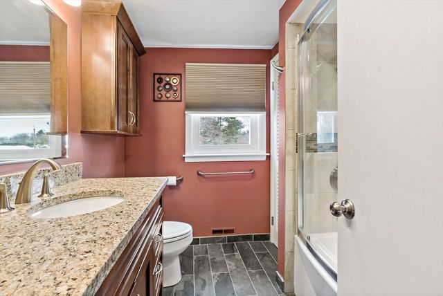 71 Agricultural Ave, Rehoboth, MA 02769